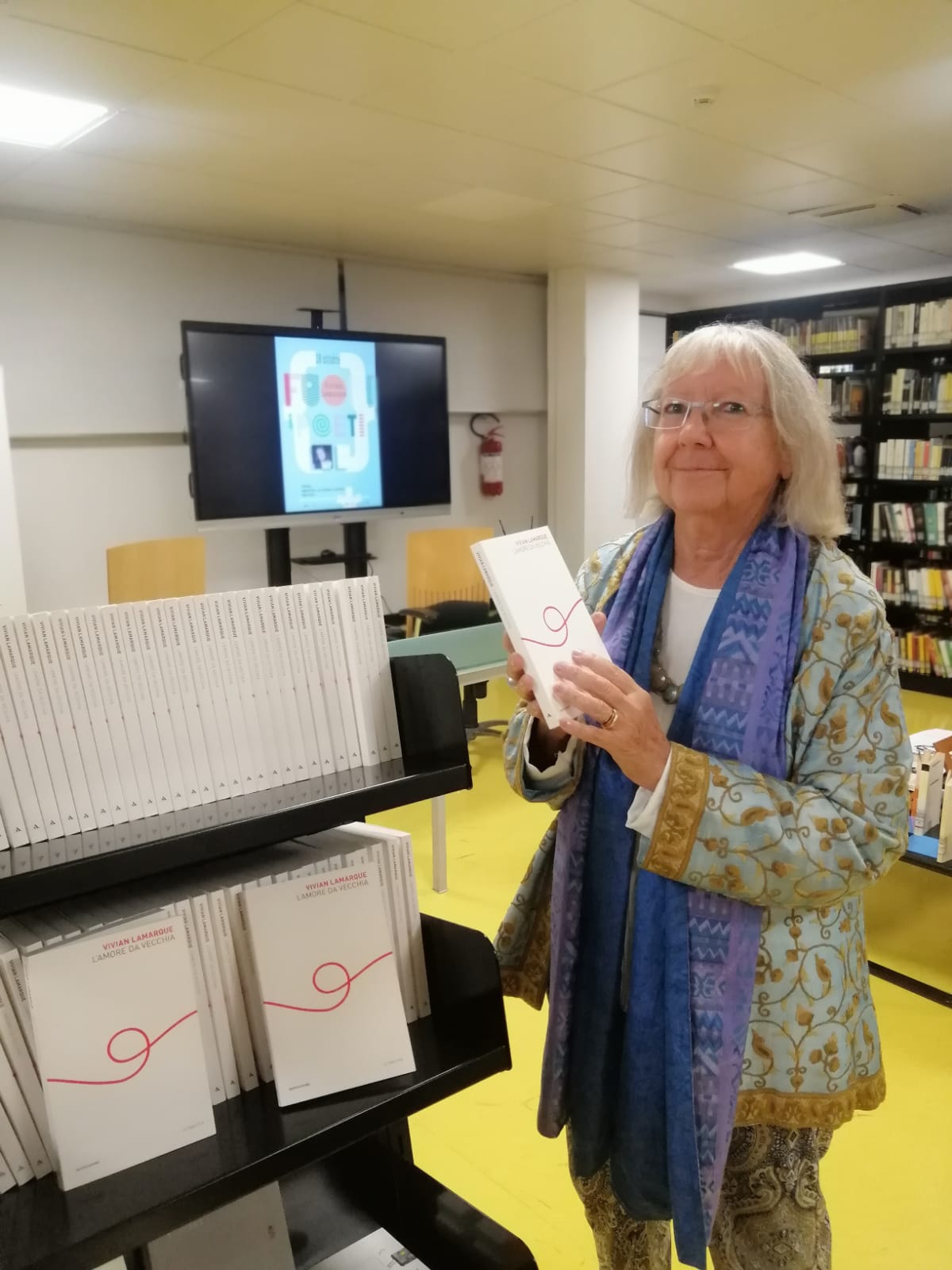 Vivian Lamarque con il suo nuovissimo libro di poesie L'amore da vecchia